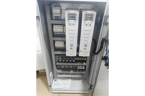 How does the intelligent control algorithm of the wastewater treatment system control cabinet improve the efficiency and stability of sewage treatment?